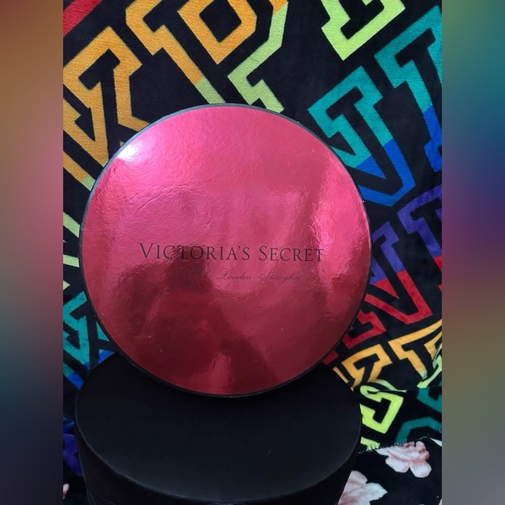 Red and Black Striped Hat Box/ Display - Picture 2 of 2